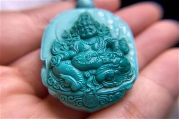 鑒別綠鬆石和合成綠鬆石，選用光澤度儀！